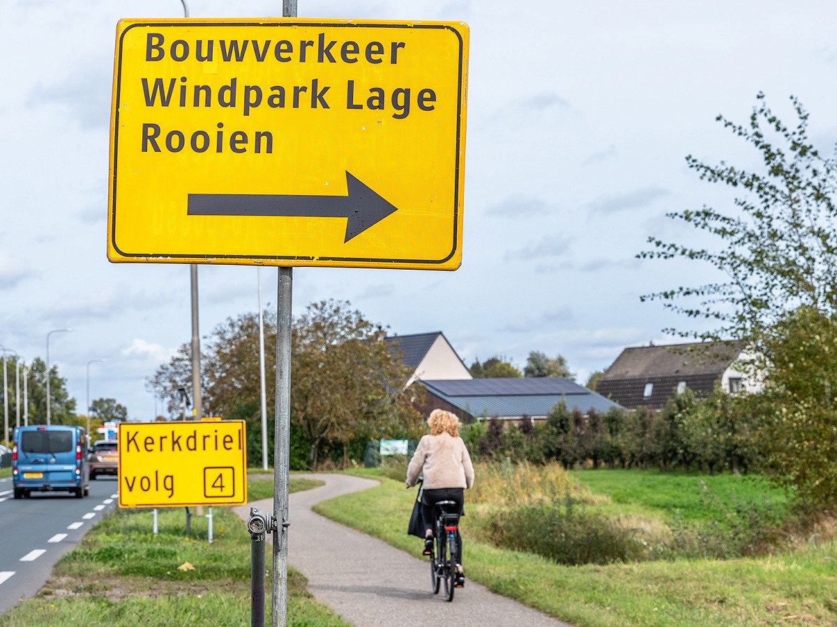 Werkzaamheden Hoenzadrielsedijk en Rooijensestraat: rijplaten en tijdelijke wegafsluiting